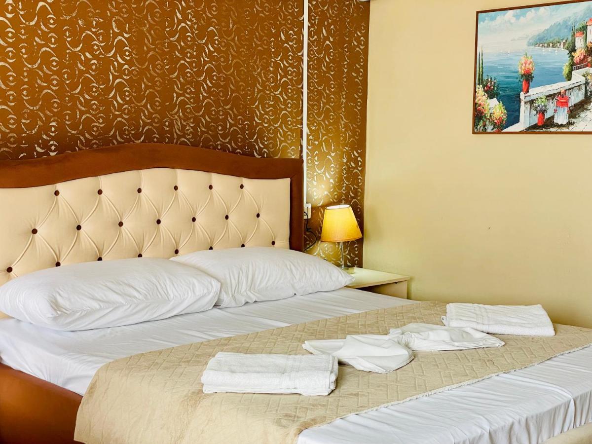 Vila3 Hotel Vlorë Eksteriør bilde