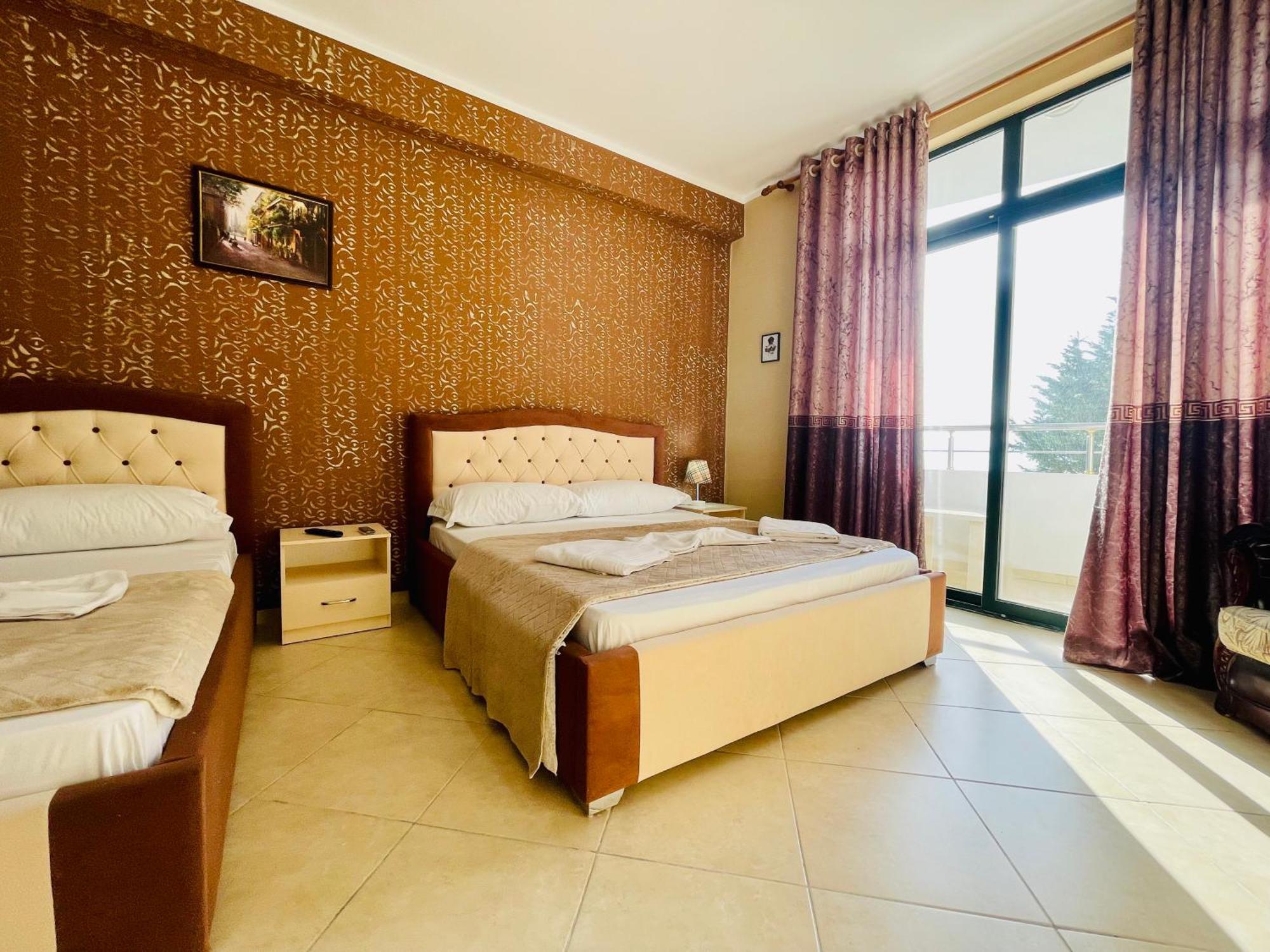 Vila3 Hotel Vlorë Eksteriør bilde